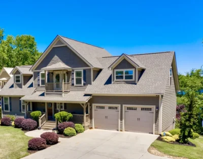 New to VRBO! Big water views, private dock, pool table, 15 min Clemson!